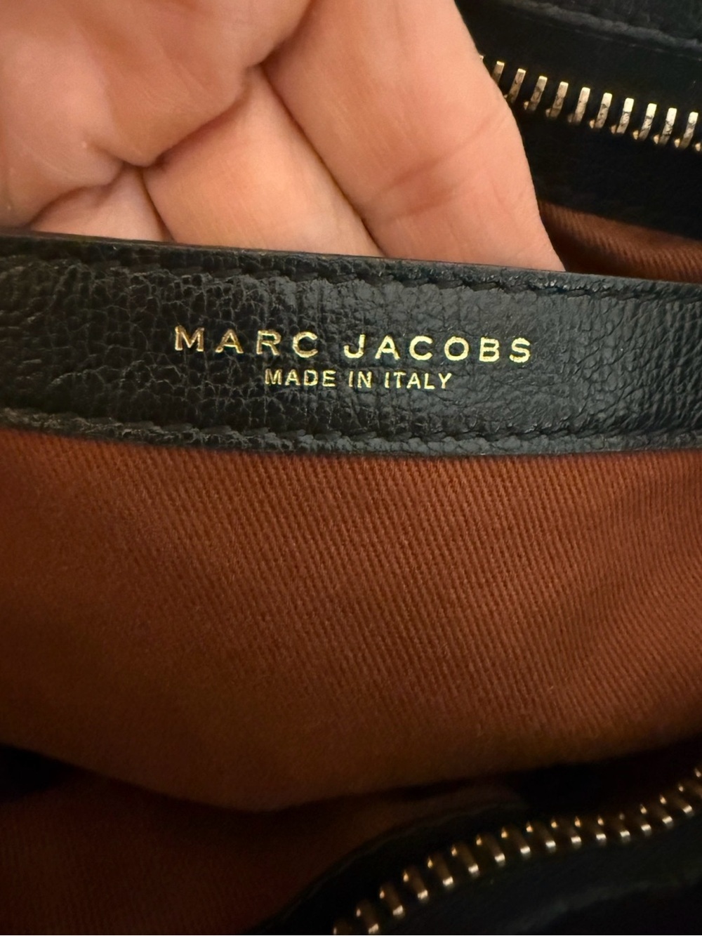 Marc Jacobs - Black Quilted Shoulder Bag with Gold Chain Accent - Picture 8 of 10